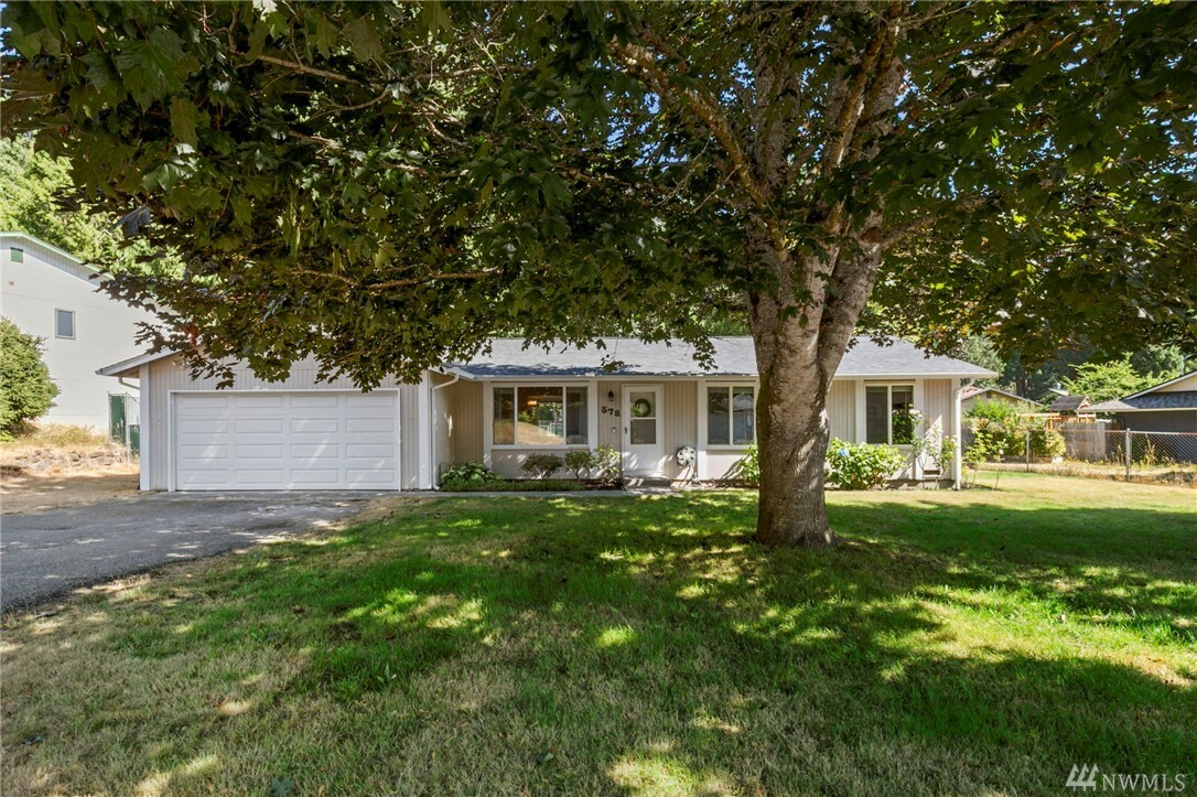 Property Photo: 578 NE Redbud Lane WA 98311