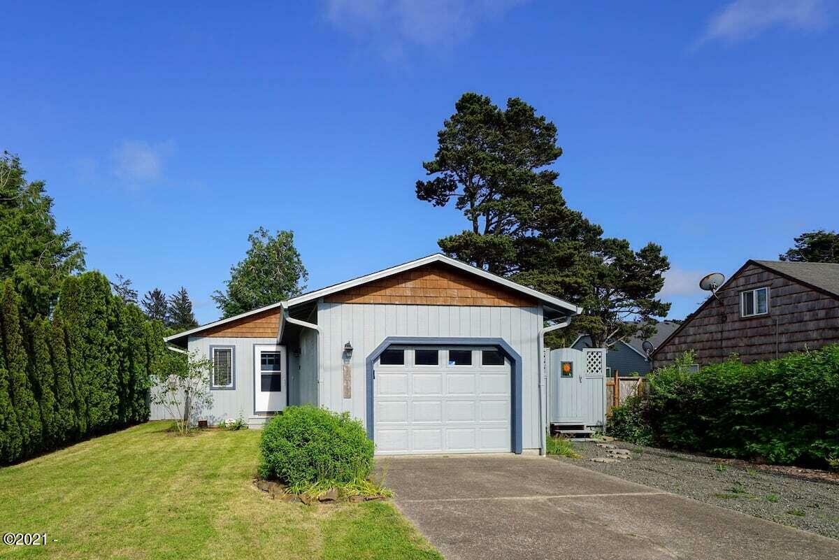 Property Photo:  6436 SW Harbor Avenue  OR 97367 