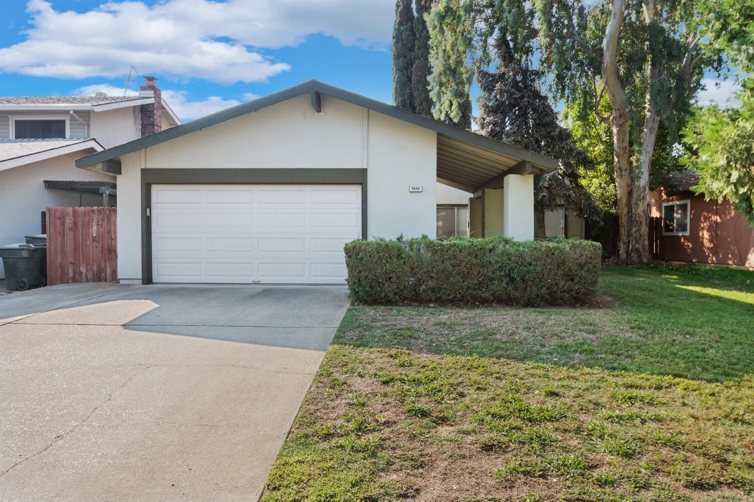 Property Photo: 9440 Fort Worth Way CA 95827