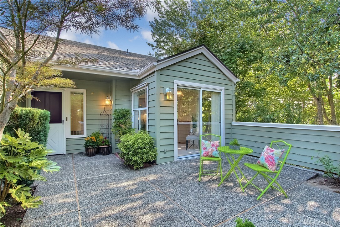 Property Photo: 3688 225th Place SE 2327 WA 98029