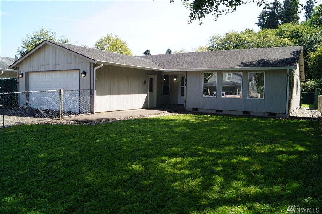 Property Photo: 619 E St WA 98537
