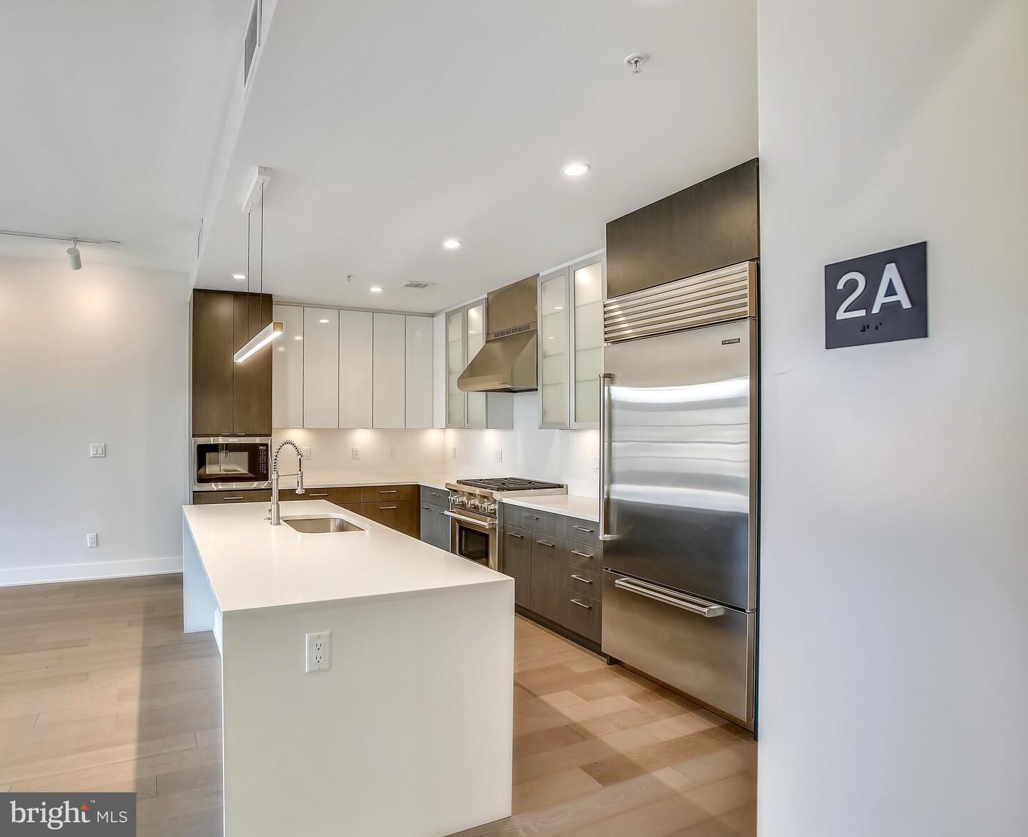 Property Photo: 1701 16th Street N 314 VA 22209