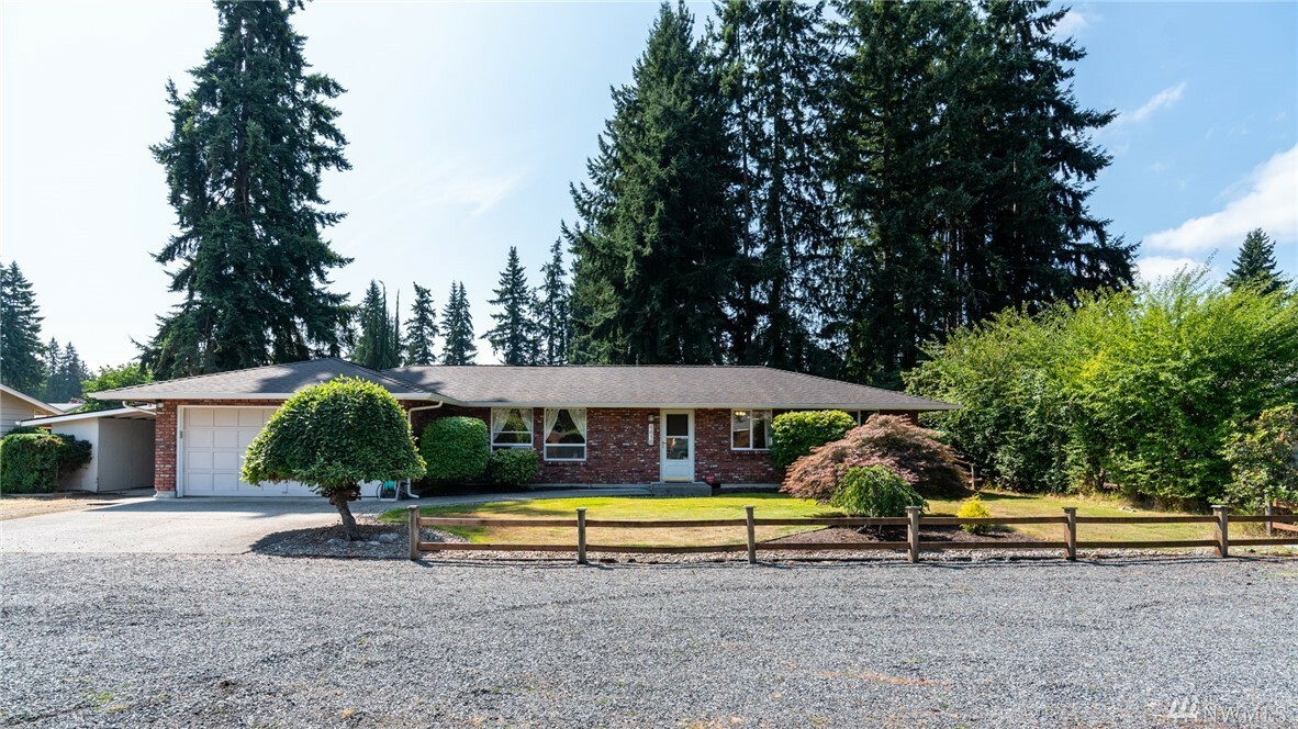 Property Photo:  4418 109th Place NE  WA 98271 