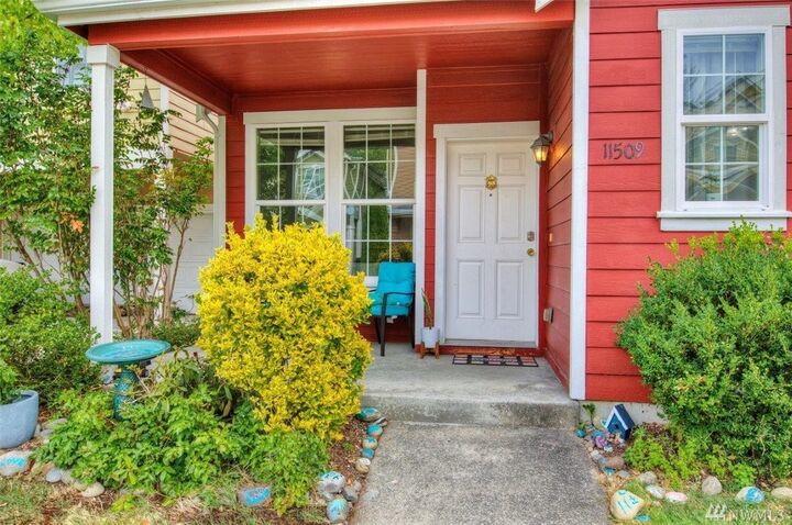 Property Photo:  11509 7th Ave E  WA 98445 