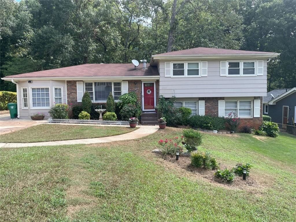 Property Photo: 2582 Hatfield Circle SE GA 30316