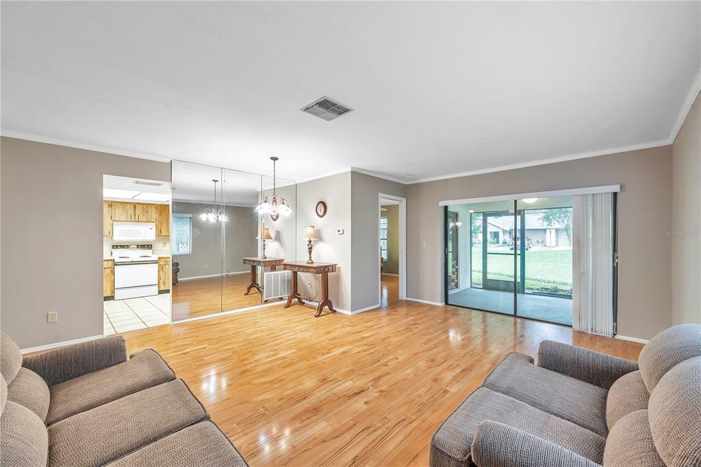 Property Photo:  2506 Oakleaf Lane 25D  FL 33763 