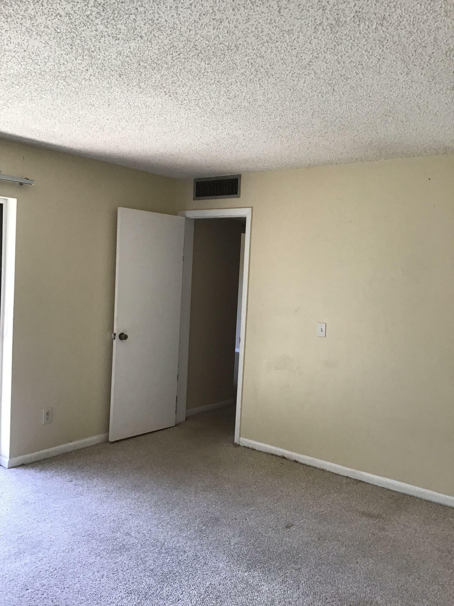 Property Photo:  1440 N Lawnwood Circle 22D  FL 34950 