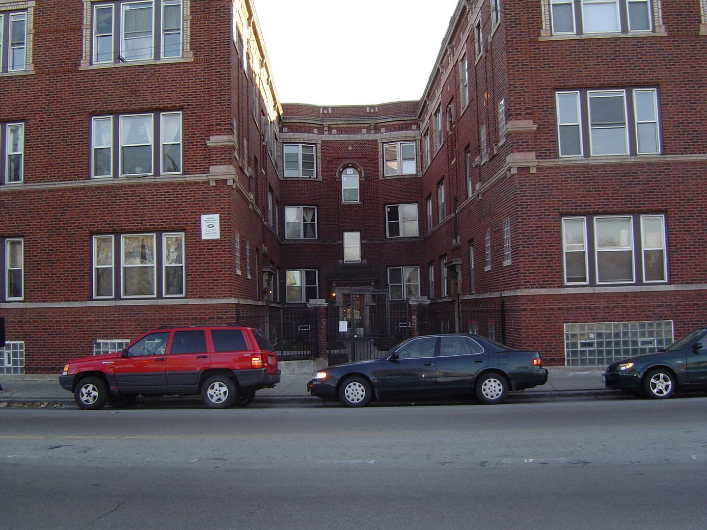 Property Photo: 1469 W Lawrence Avenue 1 IL 60640