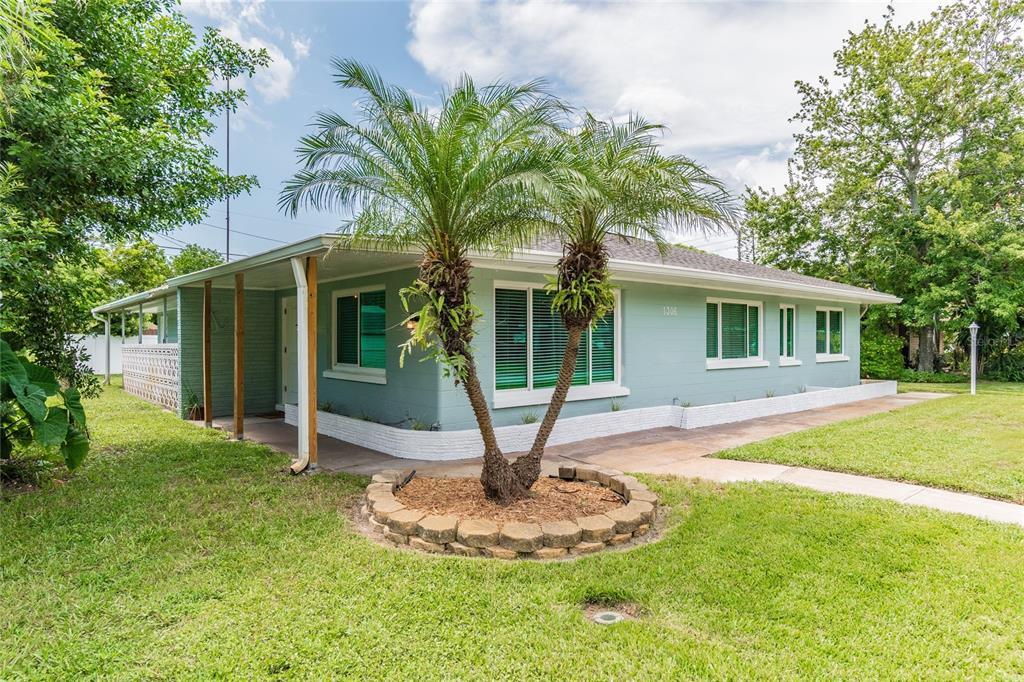 Property Photo: 1306 30th Street W FL 34205