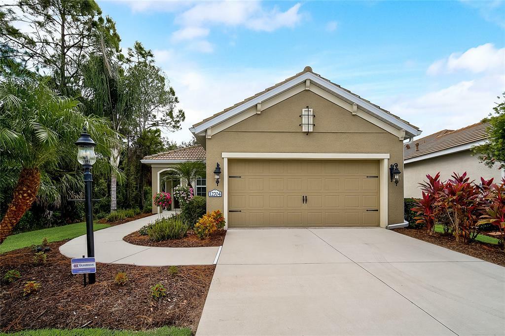 Property Photo:  12704 Sagewood Drive  FL 34293 