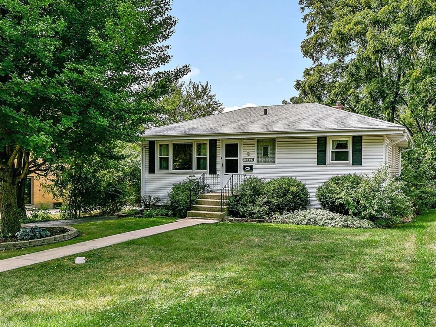 Property Photo:  4420 Wilson Avenue  IL 60515 
