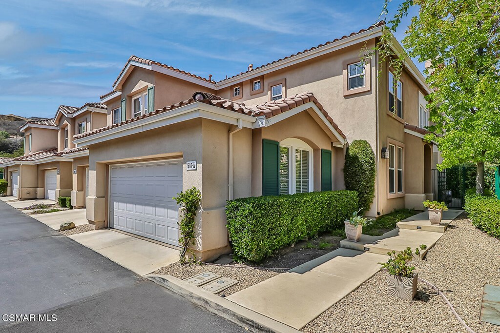 Property Photo:  587 Fenwick Way A  CA 93065 