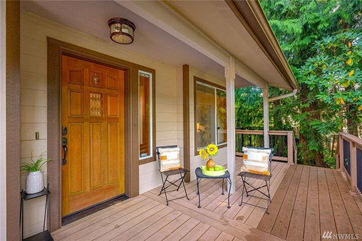 Property Photo:  2527 112th Dr SE  WA 98258 