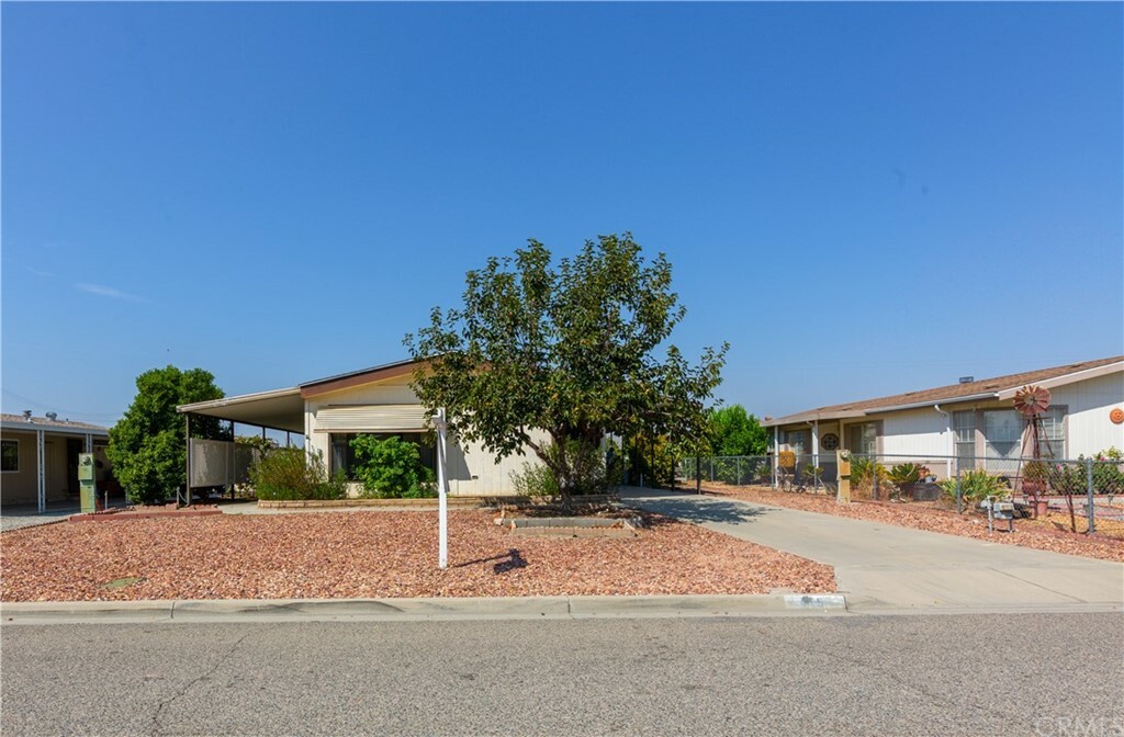 Property Photo:  318 Pepperwood Street  CA 92582 