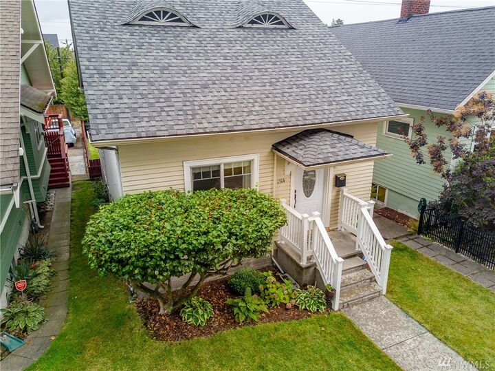 Property Photo:  1514 Colby Ave  WA 98201 