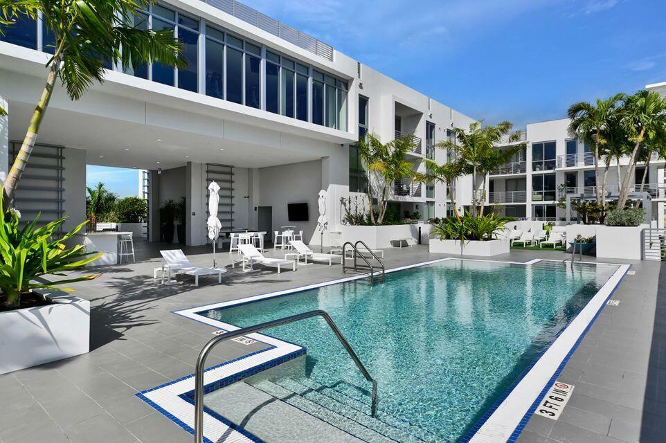 Property Photo: 111 SE 1st Avenue 412 FL 33444
