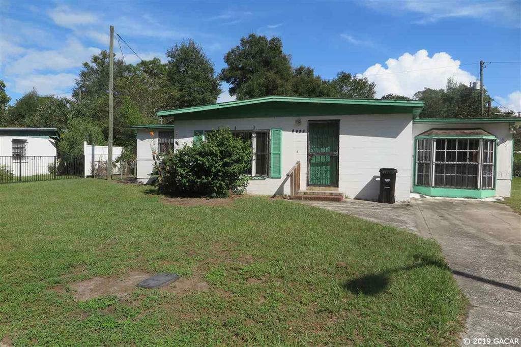 Property Photo:  3001 NE 14th Street  FL 32609 