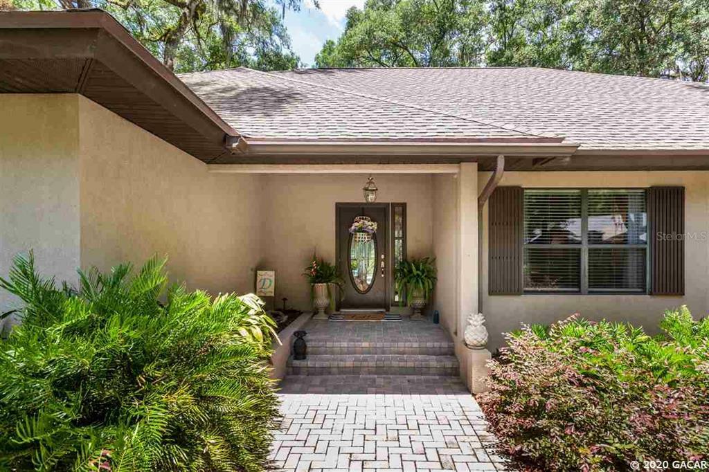 Property Photo:  9528 SW 53rd Road  FL 32608 