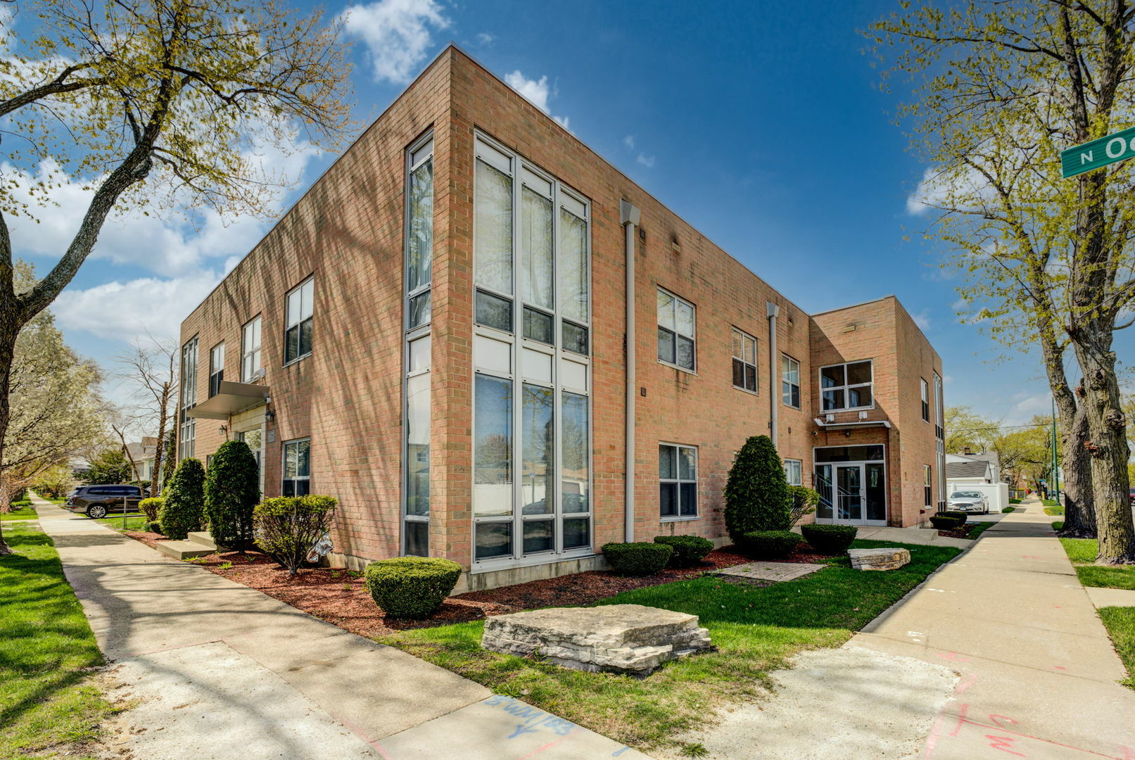 Property Photo: 7237 W Addison Street 1N IL 60634