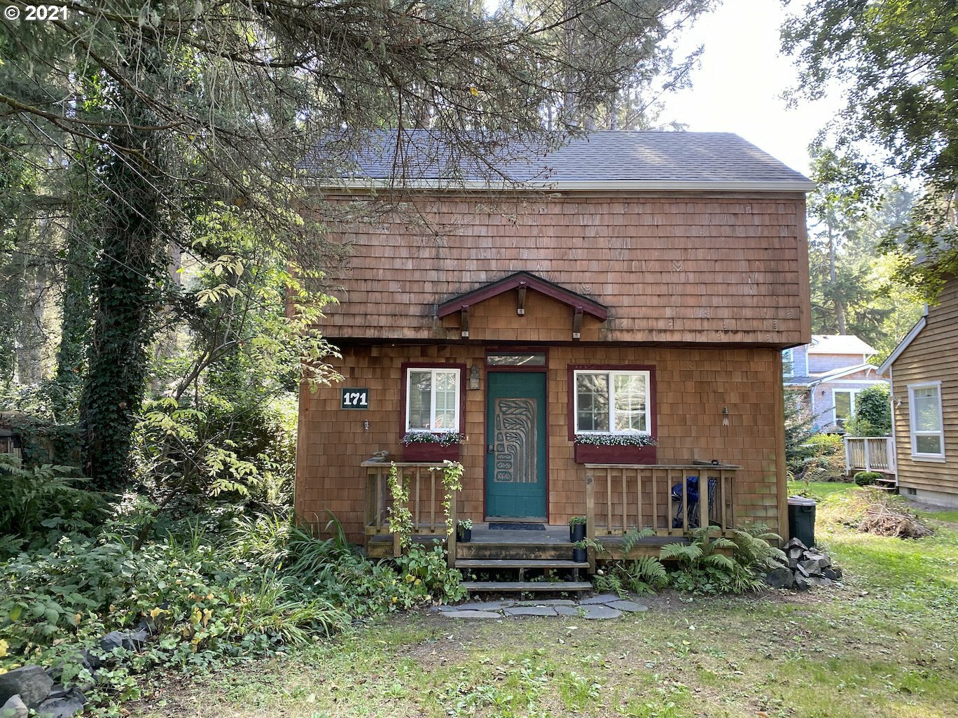 Property Photo: 171 Elliott Way OR 97110