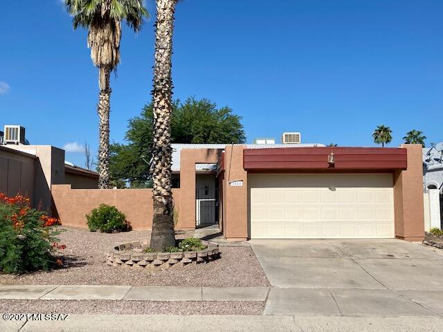 Property Photo: 1041 N Fleetwood Place AZ 85748