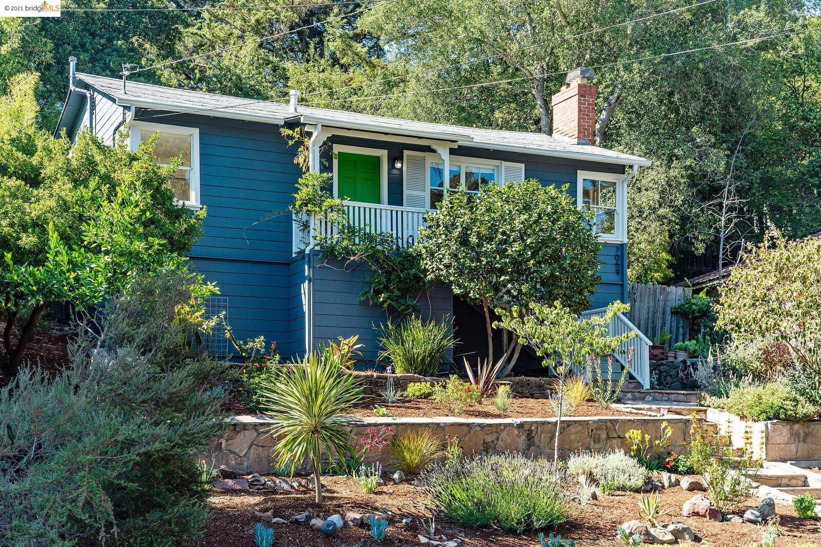 Property Photo: 7069 Saroni Dr CA 94611