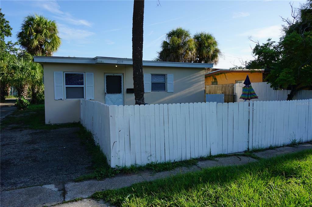 Property Photo:  2039 Queensboro Avenue S  FL 33712 