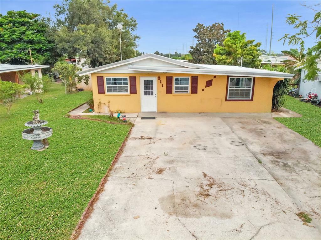 Property Photo:  311 Avon Way  FL 33825 