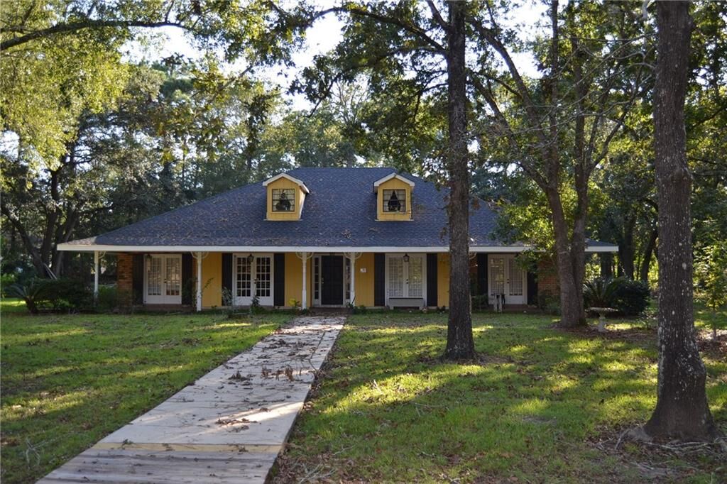 Property Photo:  139 Rue Esplanade Drive  LA 70461