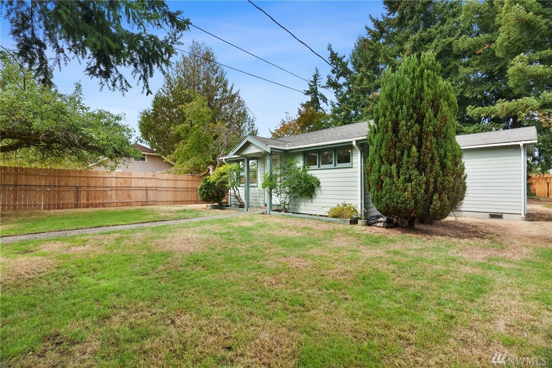 Property Photo:  6411 Montclair Ave SW  WA 98499 