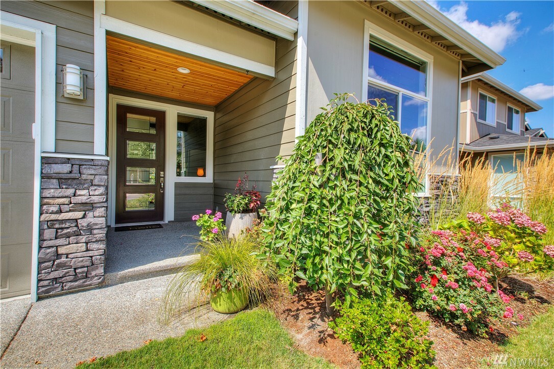 Property Photo:  4747 Smithers Ave S  WA 98055 