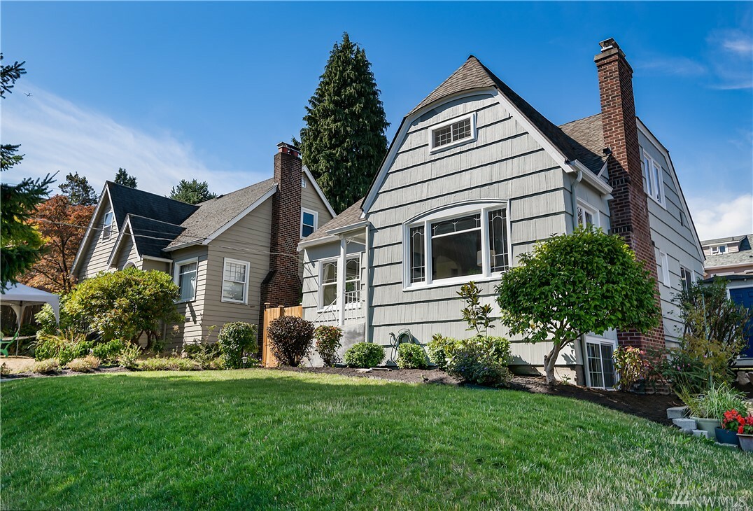 Property Photo: 7511 19th Ave NE WA 98115