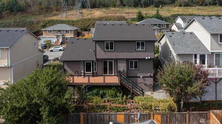 Property Photo: 1248 Arrezo Dr WA 98284
