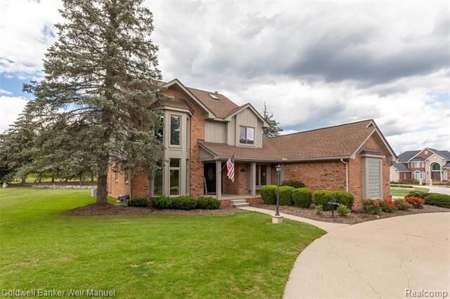 Property Photo:  2090 Grenadier Drive  MI 48098 