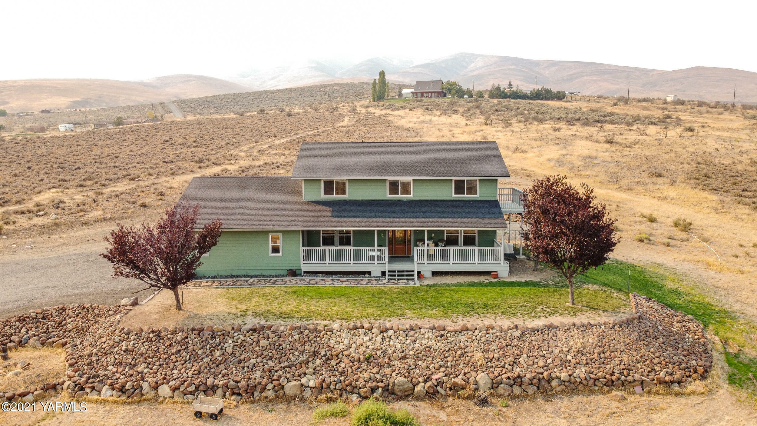 Property Photo:  130 Irene Ln  WA 98942 