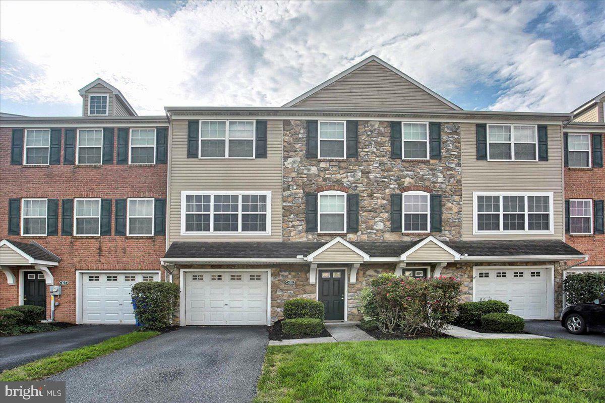Property Photo: 425 Eisenhower Drive PA 17013