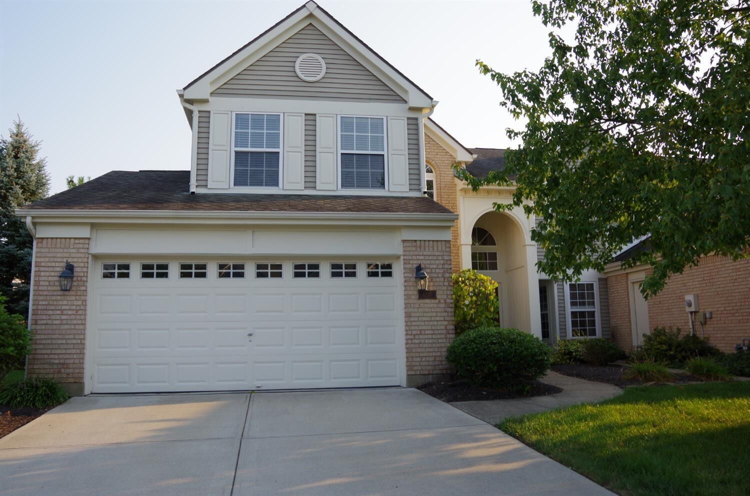 Property Photo: 4207 Eastlake Dr OH 45040