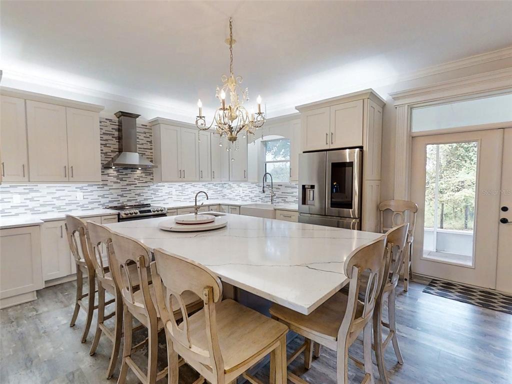 Property Photo: 1708 Hoofprint Court FL 34731