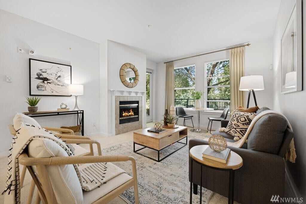 Property Photo:  55 Williams Ave S 103  WA 98057 