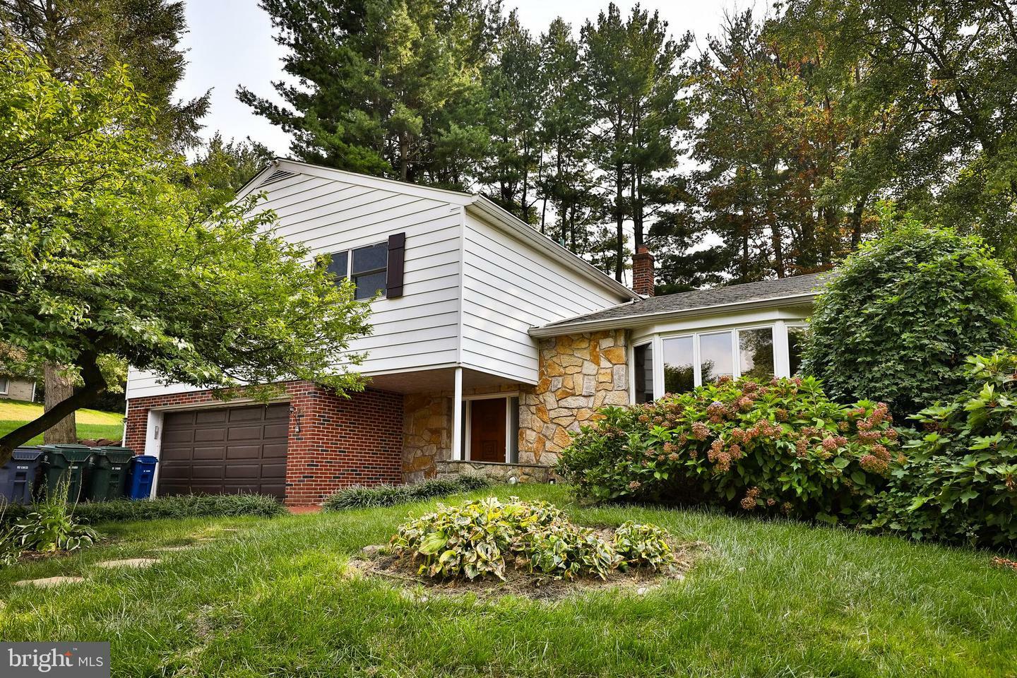 Property Photo:  1488 Autumn Road  PA 19046 