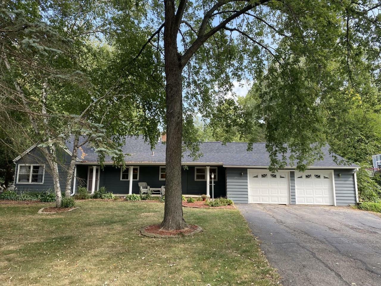 Property Photo: 2513 White Oaks Dr WI 53511