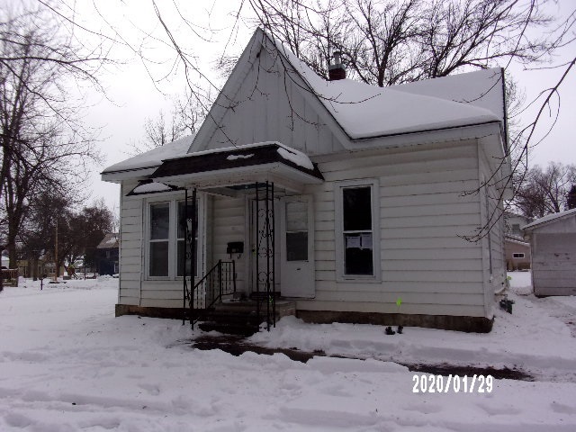 Property Photo:  320 W Washington  IA 50670 