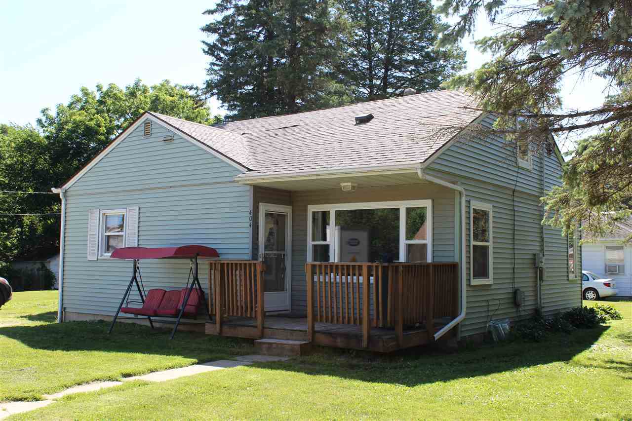 Property Photo:  404 N Cherry Street  IA 50670 