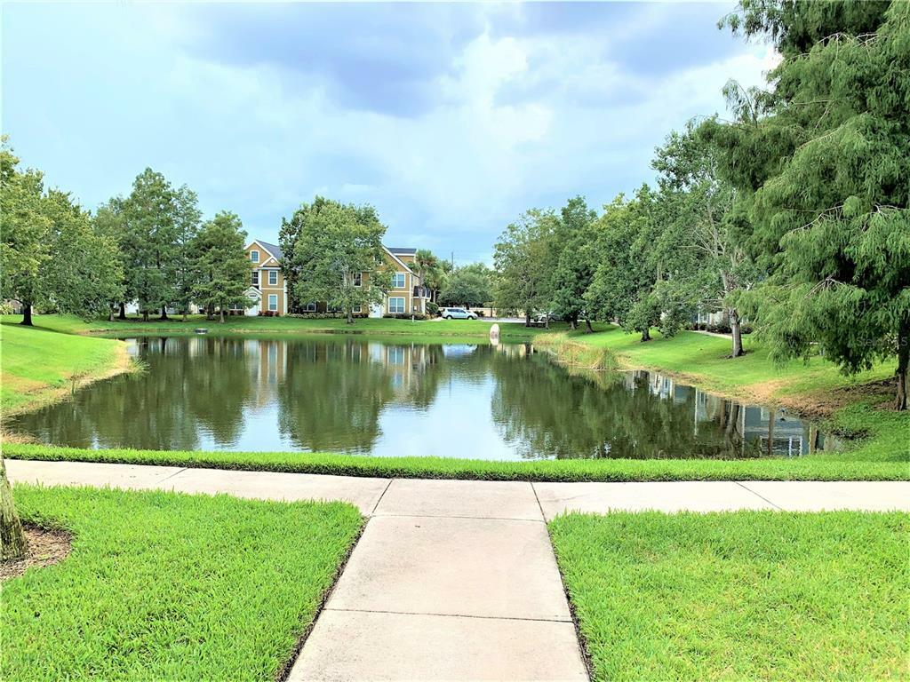 Property Photo:  5550 Rosehill Road 204  FL 34233 