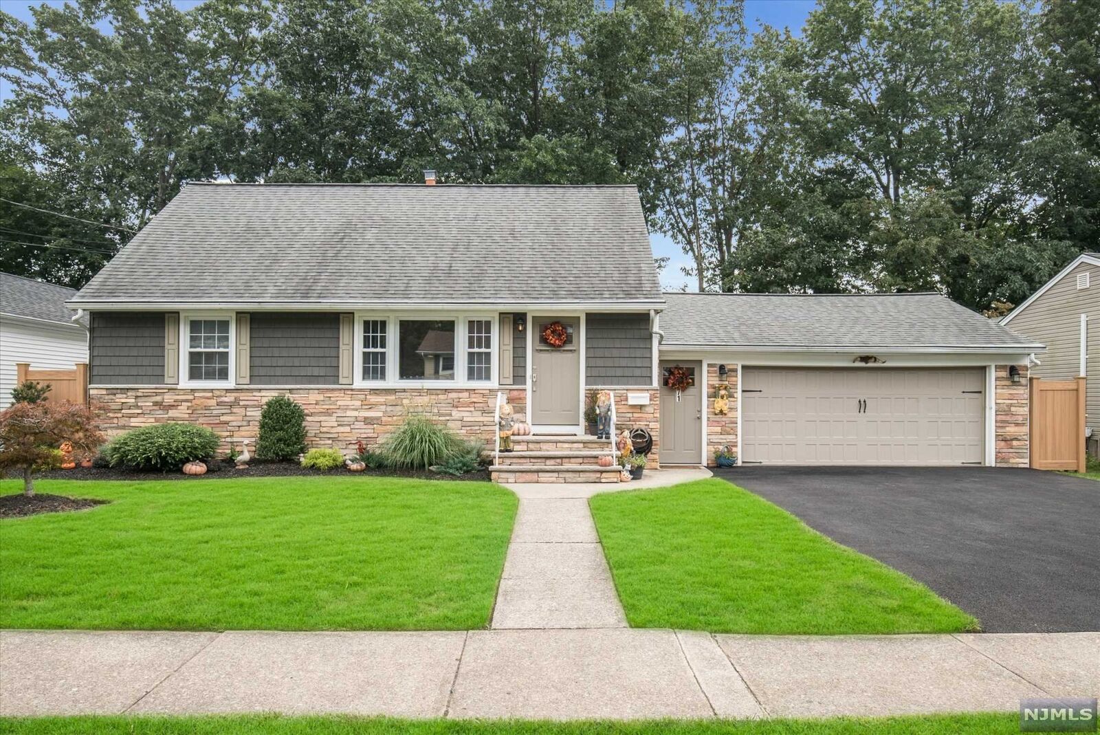 Property Photo:  71 Sutton Avenue  NJ 07512 