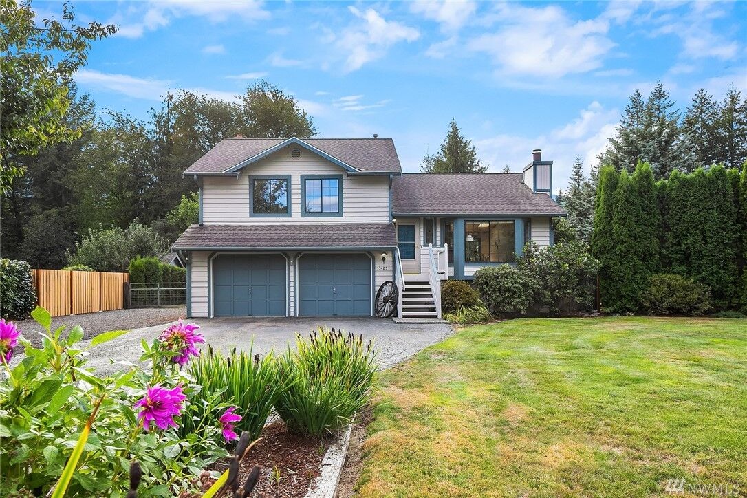 Property Photo: 13425 423rd Ave SE WA 98045