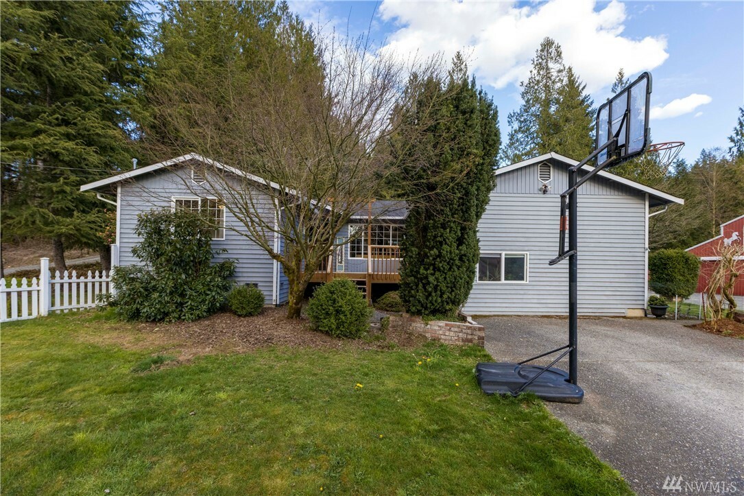 Property Photo:  25212 78th St SE  WA 98272 