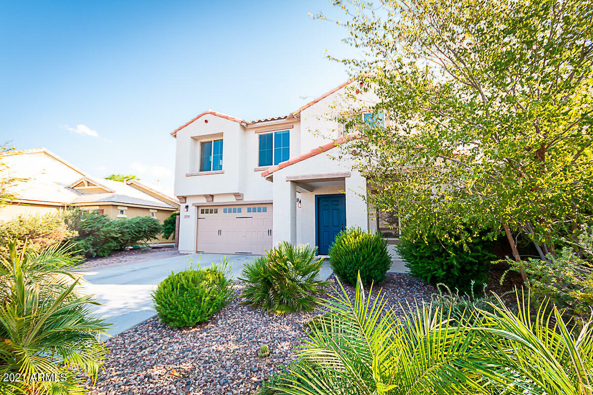 Property Photo:  2019 E Lindrick Drive  AZ 85298 