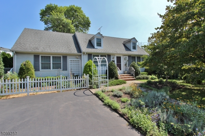 Property Photo: 178 Florence Pl NJ 07080