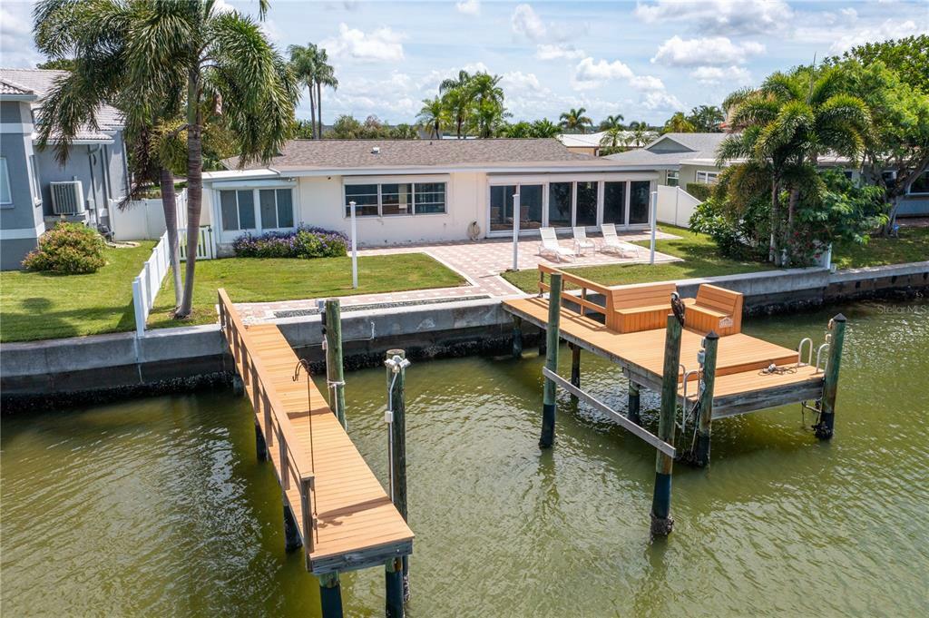 Property Photo:  17380 Kennedy Drive  FL 33708 